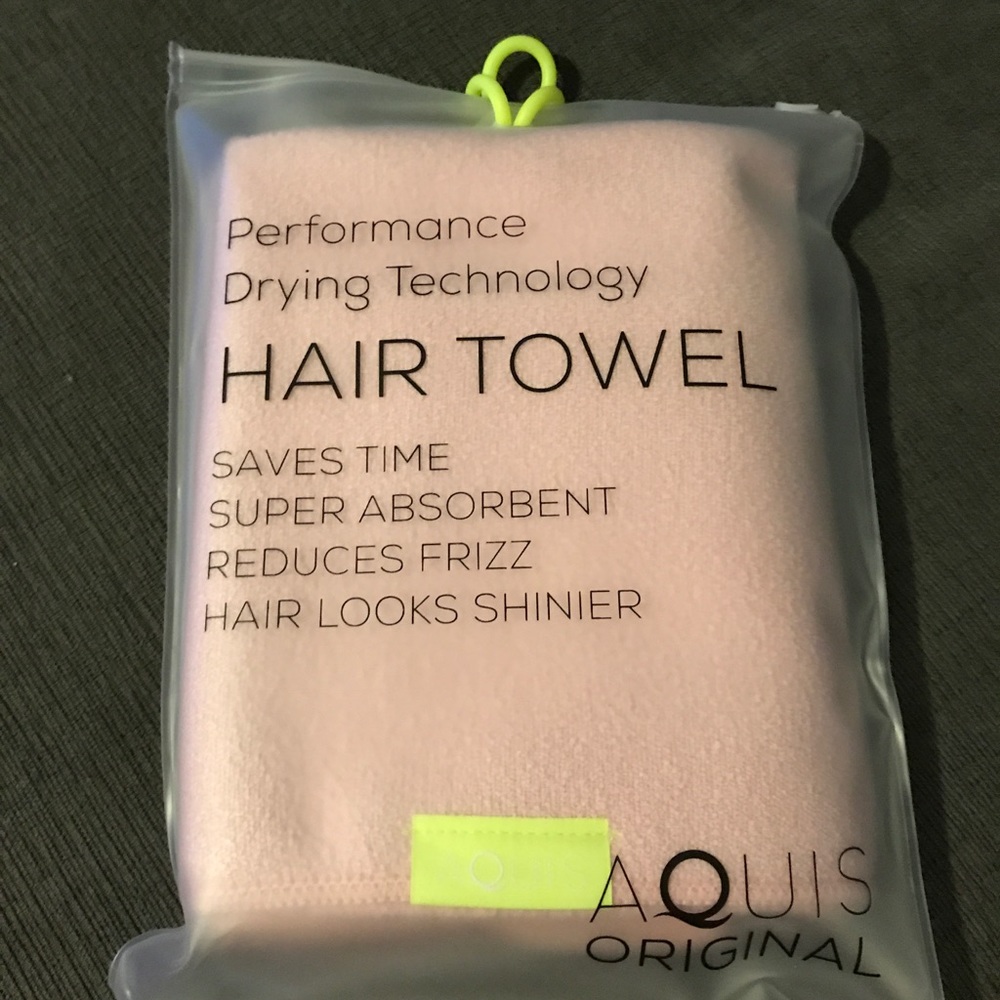 Sold New Aquis Hair Towel Set - Picture 3 of 6